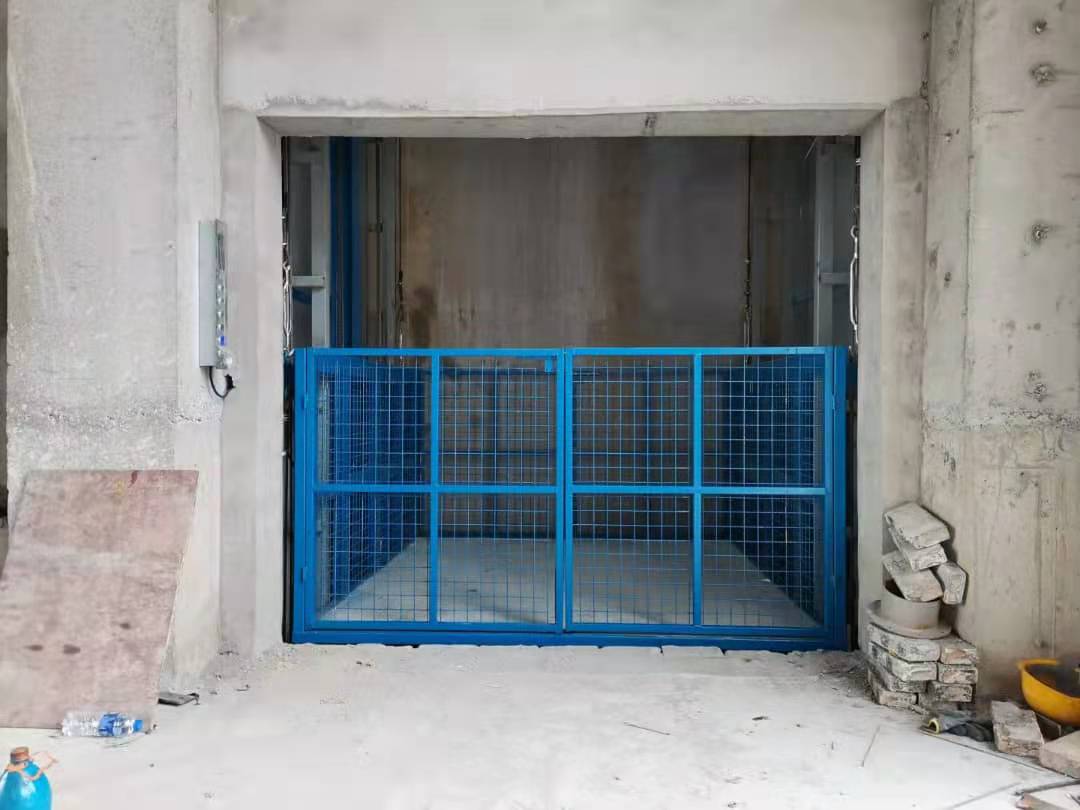 Elevator Companies in Qatar Goods Lift Industrial Lift